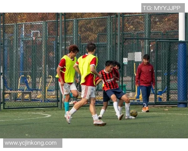 天主教青年与罗萨里奥中央的激烈对决展现足球魅力与青春活力